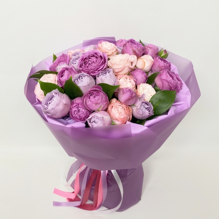 Букет 15 кустовых пионовидных роз