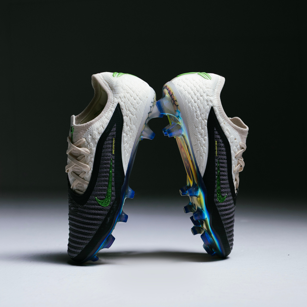 FG / Nike Phantom 6 Low Elite / Black Mamba