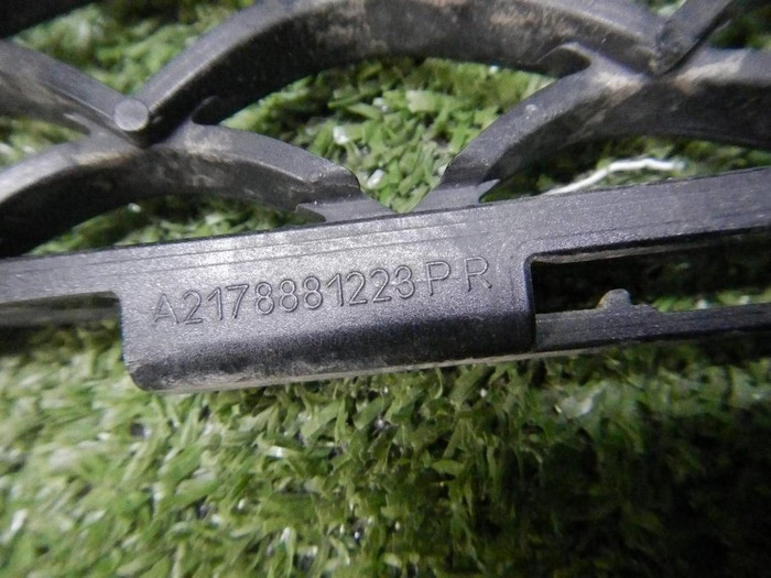 Решетка радиатора верхняя правая Mercedes S C217 (2013-2017) AMG