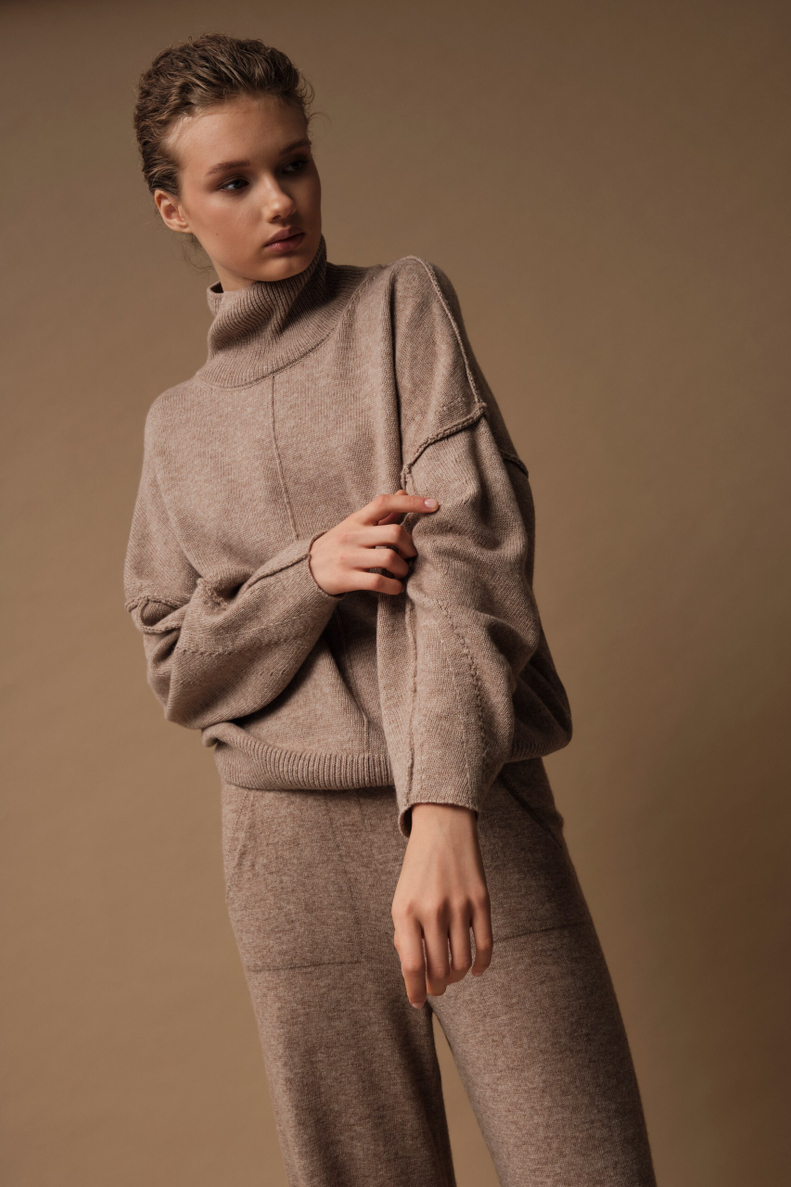 J0428-8043 Джемпер женский, бежевый dbr