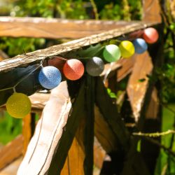 USL-S-139-PM2000 COTTON BALLS Садовая гирлянда на солнечной батарее Клубки. 10 светодиодов. Теплый белый свет. 1xАА Ni-Mh аккумулятор в-к. IP44. TM Uniel