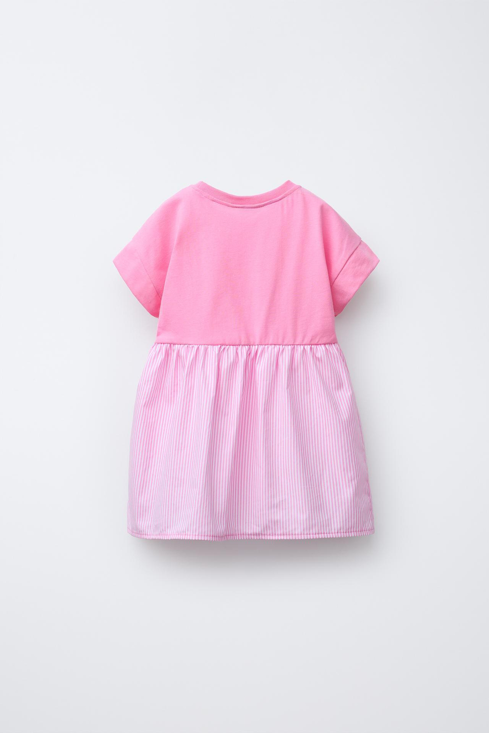 ZARA КОМБИНИРОВАННОЕ ПЛАТЬЕ С КОНТРАСТНОЙ ДЕТАЛЬЮ В ПОЛОСКУ И ПРИНТОМ HELLO KITTY © SANRIO, РОЗОВЫЙ