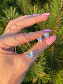 Серьги-гвоздики сердце белое