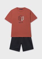 футболка с шортами