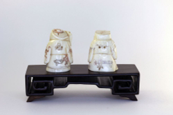 Сет нэцкэ Дзюродзин и Фукурокудзю на подставке