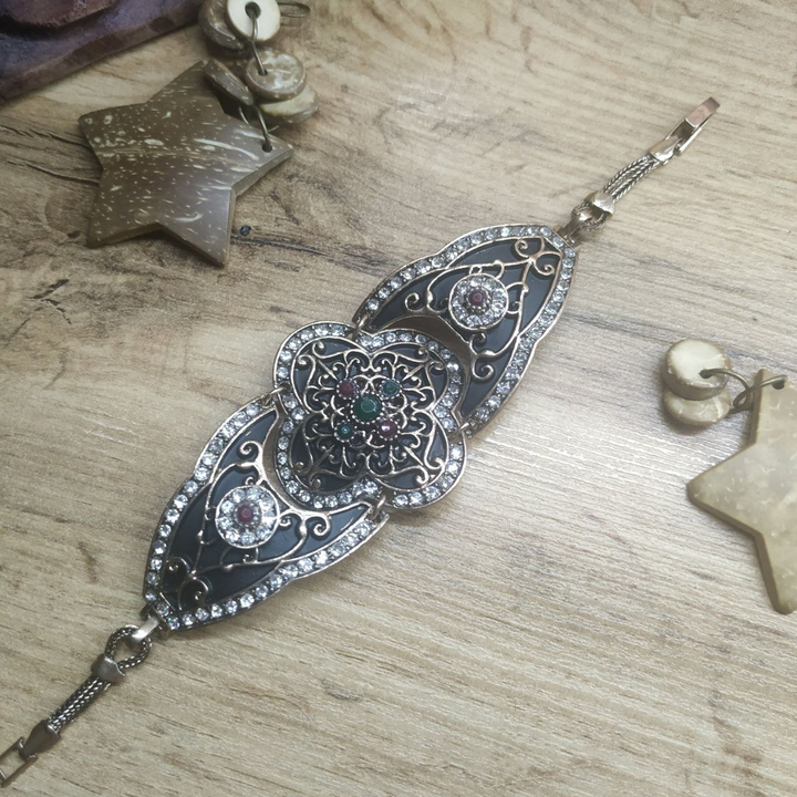 Браслет широкий клевер стразы зеленые красные серебристые металл золотистый