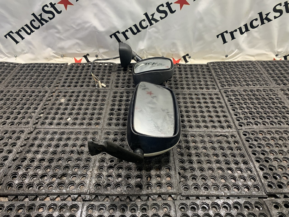 Зеркало заднего вида боковое левое