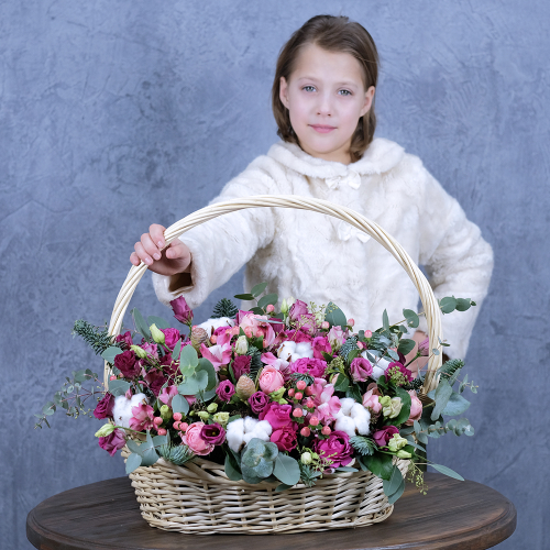 Купить Корзина с пионовидными розами "Империя чувств"