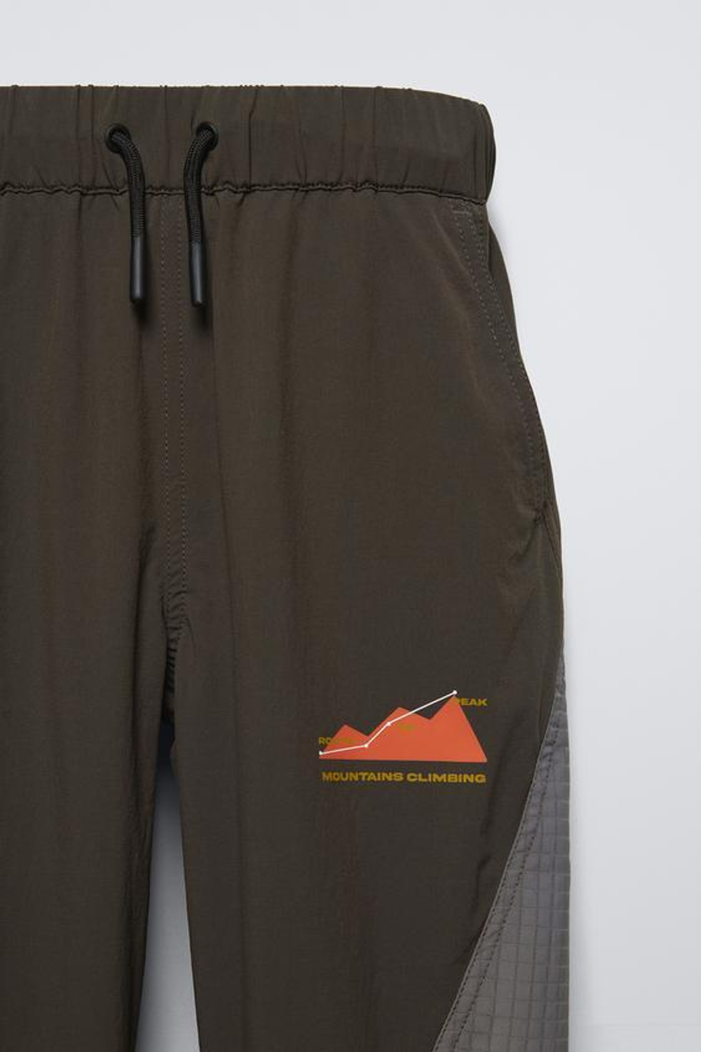 ZARA БРЮКИ В СПОРТИВНОМ СТИЛЕ ИЗ ВЫСОКОТЕХНОЛОГИЧНОЙ ТКАНИ, ТЕМНЫЙ ХАКИ