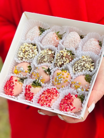 Клубника в шоколаде «Конфетти», 12-16 шт