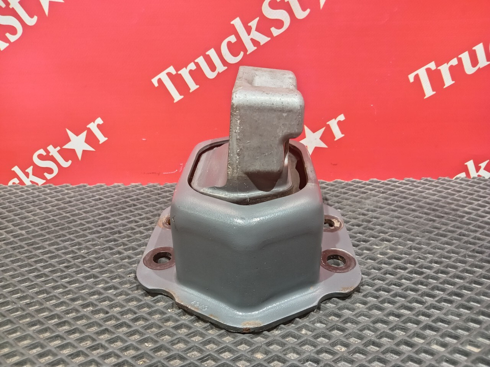 Подушка двигателя задняя 2018г.