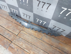 Кронштейн решетки радиатора MB C-Class (W205) 14-21 Б/У Оригинал A2058851165