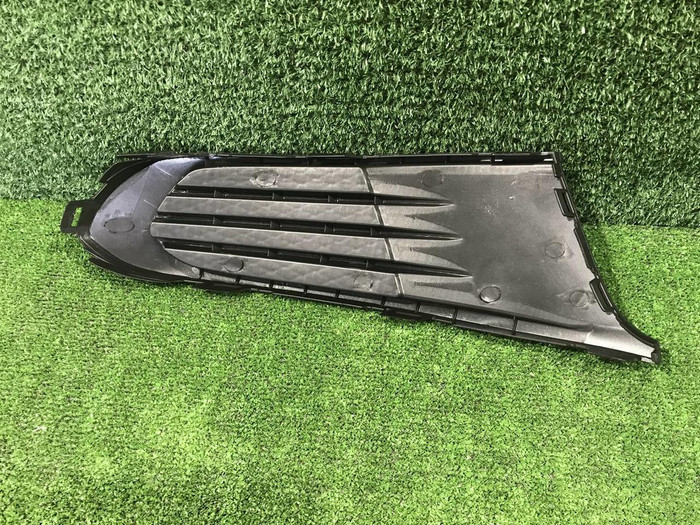 Заглушка ПТФ левая VW Polo sedan (2010-2015) SAT