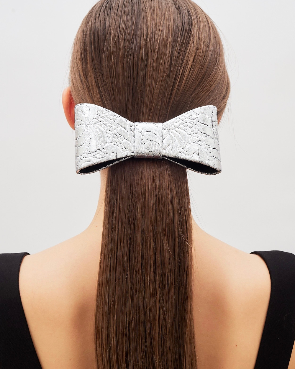 Бант-бабочка серебристый