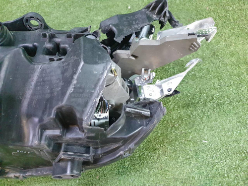 Битая Фара правая Genesis G90 (2018-2022) LED