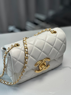 Chanel Bag 19 cm