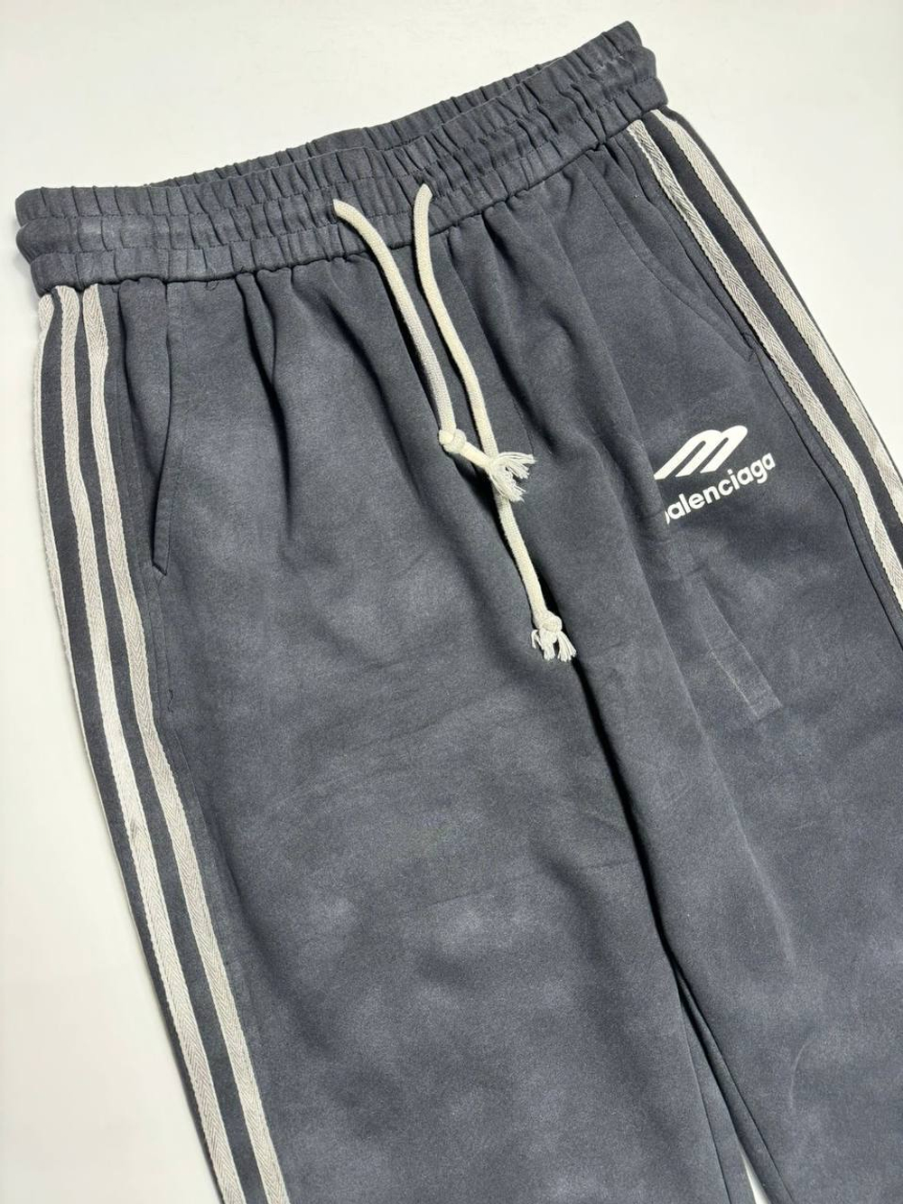 Спортивные штаны Balenciaga