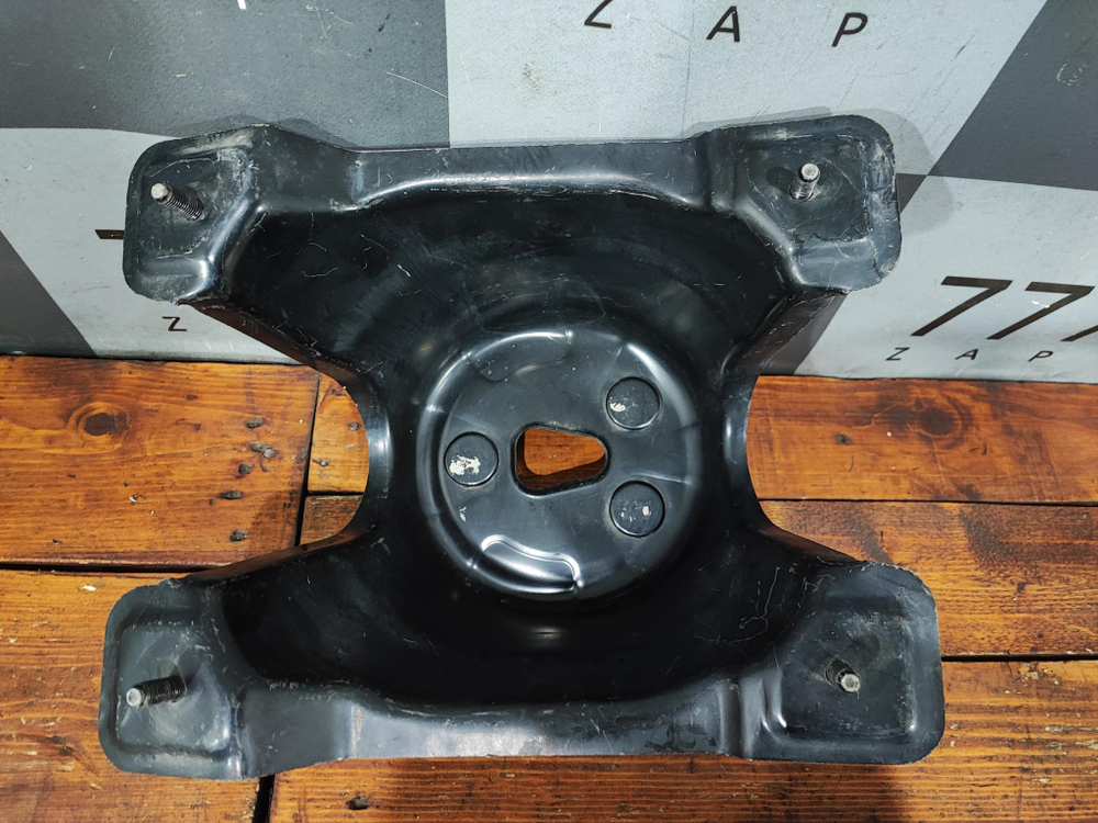 Кронштейн крепления запасного колеса Honda CR-V 2 (RD) 01-06 Б/У Оригинал 68112S9A900