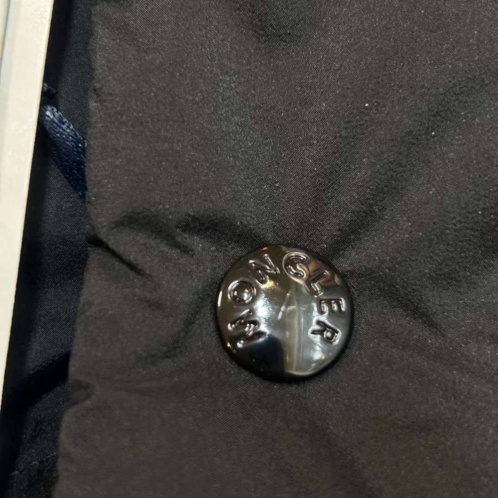 Пуховик Moncler