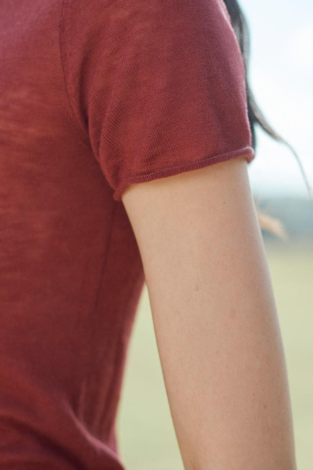 ZARA ФУТБОЛКА ИЗ 100% ШЕРСТИ, ВИННЫЙ