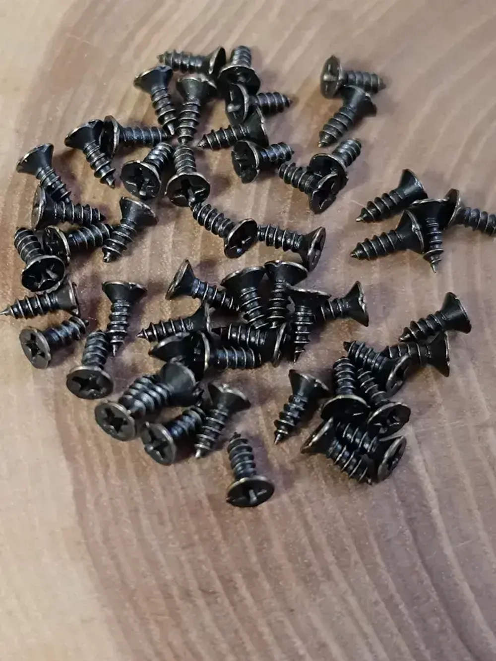 Набор саморезов 2 x 6 мм 50 шт.