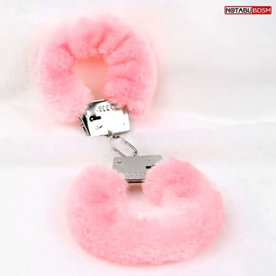 Металлические наручники с мягкой нежно-розовой опушкой (Цвет: нежно-розовый)