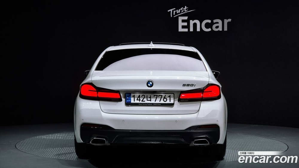 BMW 5 Series (G30) 520i M Sports (09.2021)