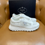 Классические сетчатые кроссовки