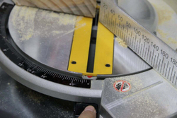 Торцовочная пила DEWALT DW714, 4600 об/мин, 13.1 кг