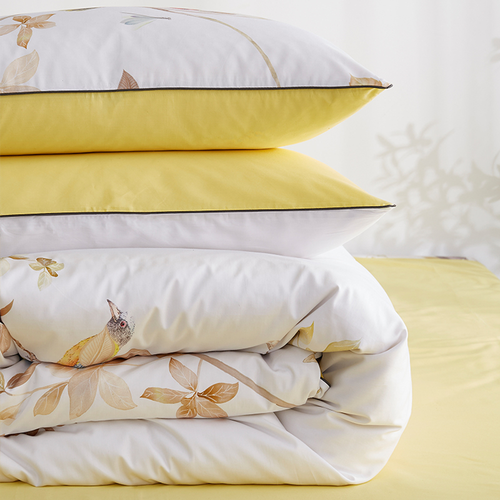 Постельное белье ЕВРО (двуспалка) Египетский Хлопок Лепестки на желтом