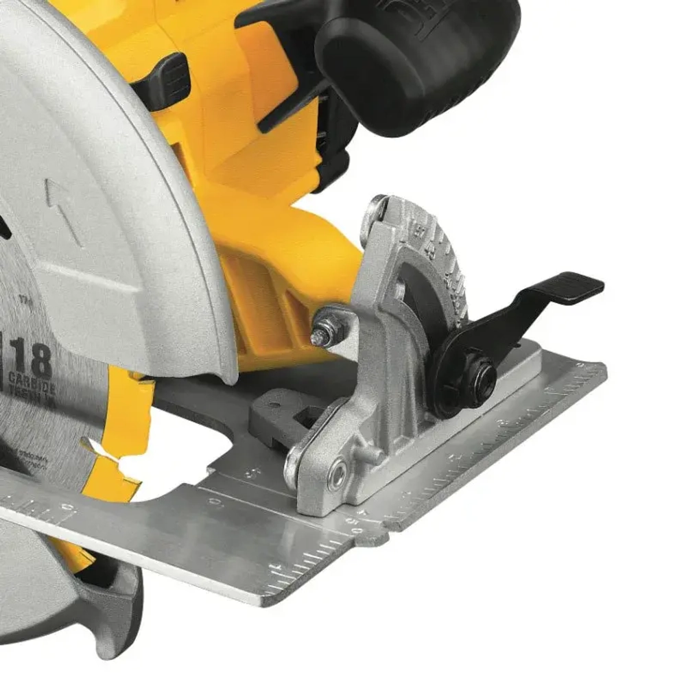 Дисковая пила сетевая DeWalt DWE 575