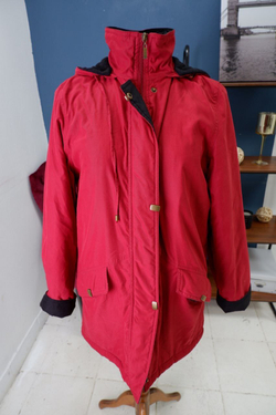 Куртка демисезонная с капюшоном 44-46 размер