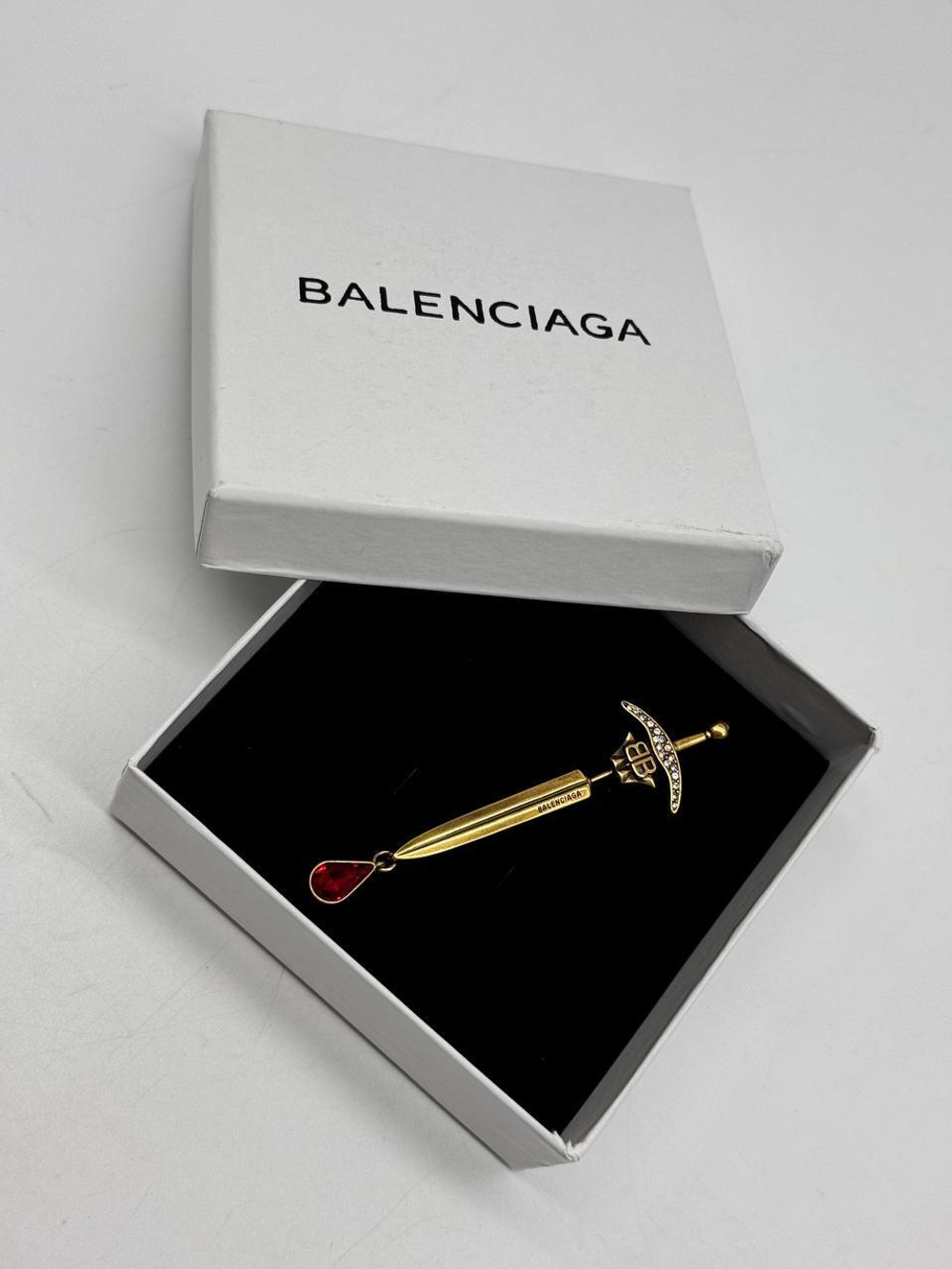 Серьги Balenciaga