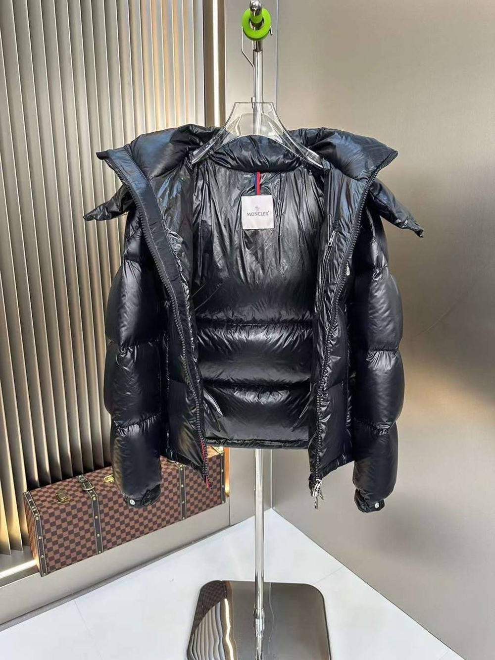 Пуховик Moncler