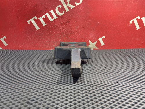 Кронштейн заднего амортизатора