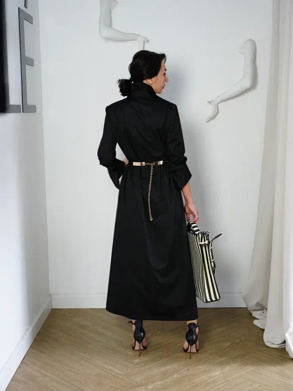 Платье-рубашка в черном