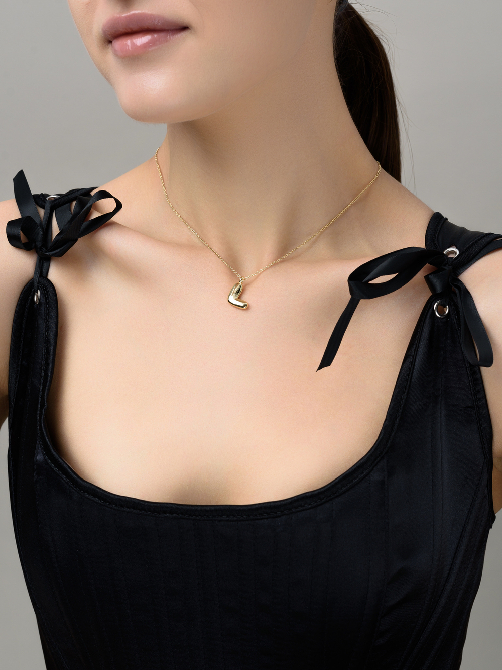 Колье с буквой