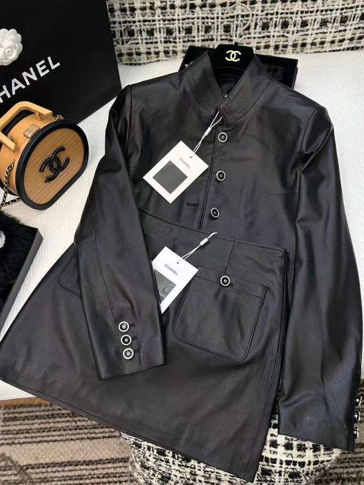 Кожаная куртка CHANEL
