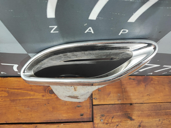 Насадка глушителя левая AMG Mercedes E W213 БУ Оригинал A2134903301