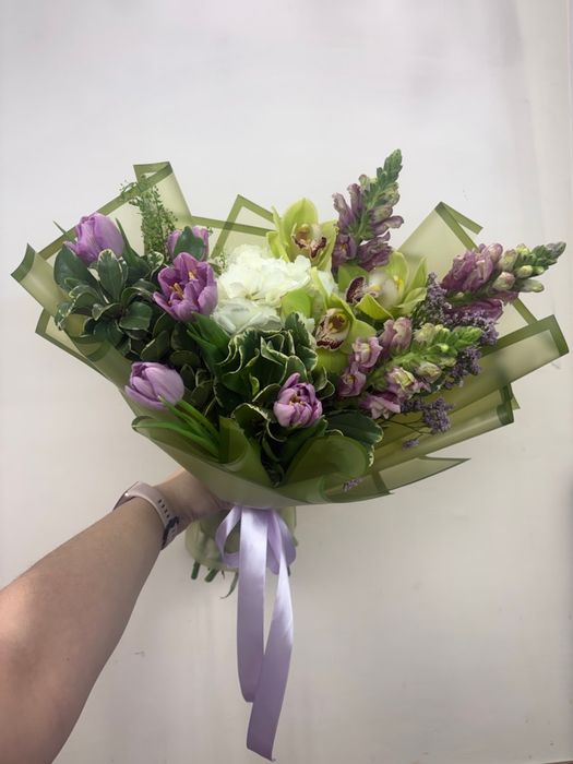 Букет "Поцелуй весны"