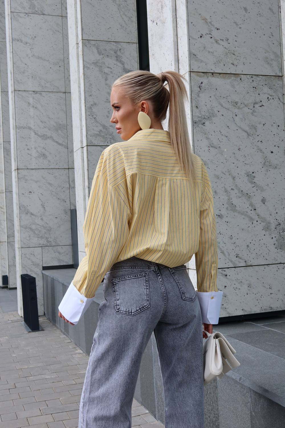 Рубашка из хлопка с широкими манжетами