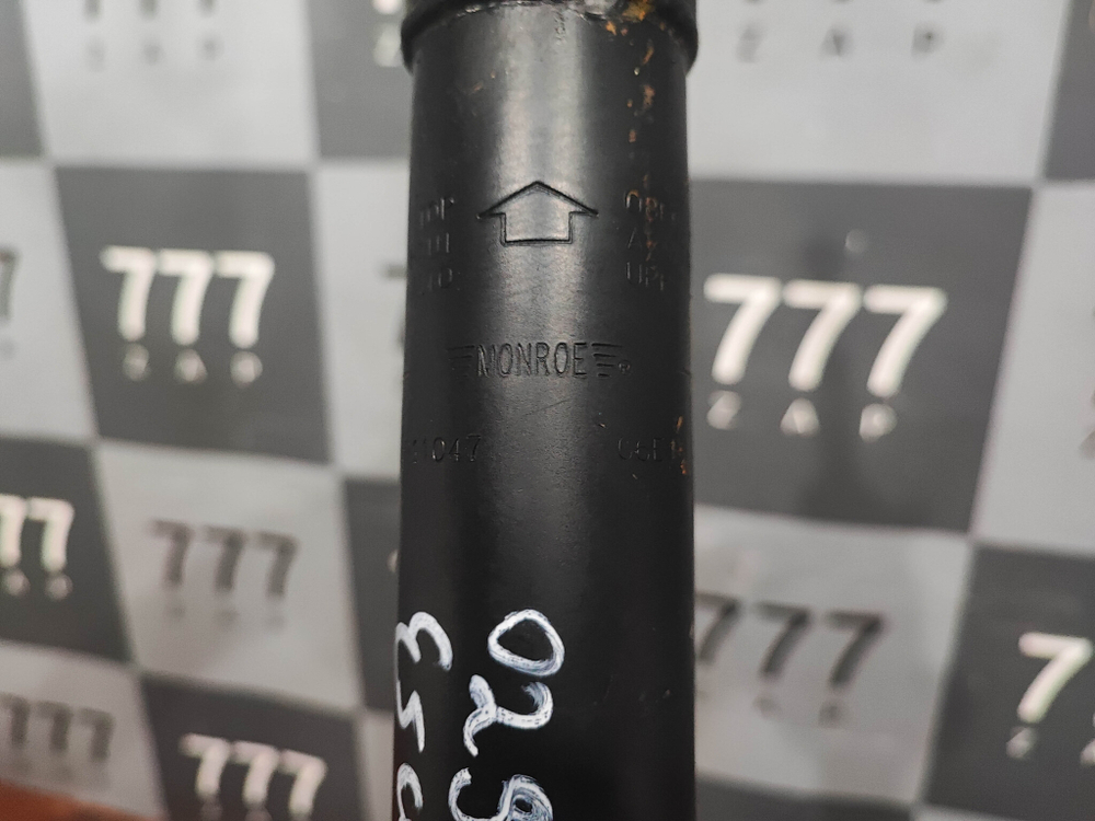 Стойка передняя Ford Escort 3, 4 80-90 Новая R11047