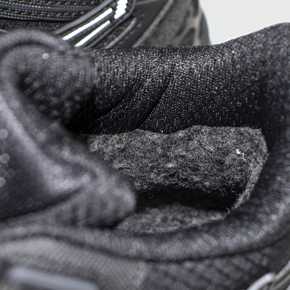 Кроссовки Asics Gel-Kahana 8 Mid Black Grey Wmns with Fur