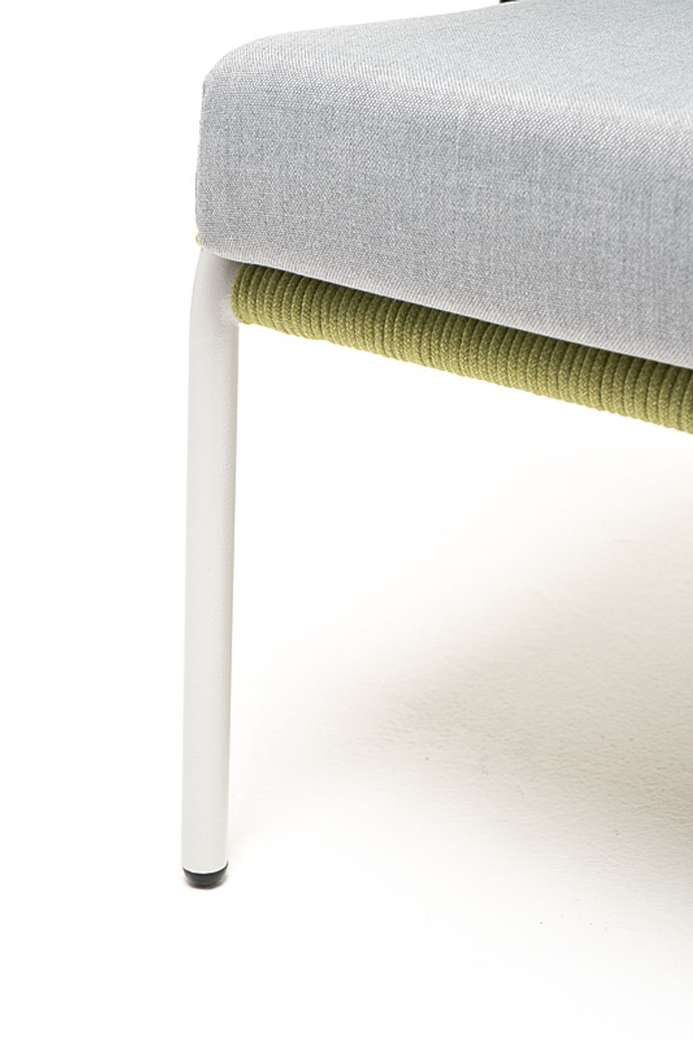 "Милан" кресло плетеное из роупа, каркас алюминий светло-серый (RAL7035) муар, роуп салатовый меланж круглый, ткань светло-серая