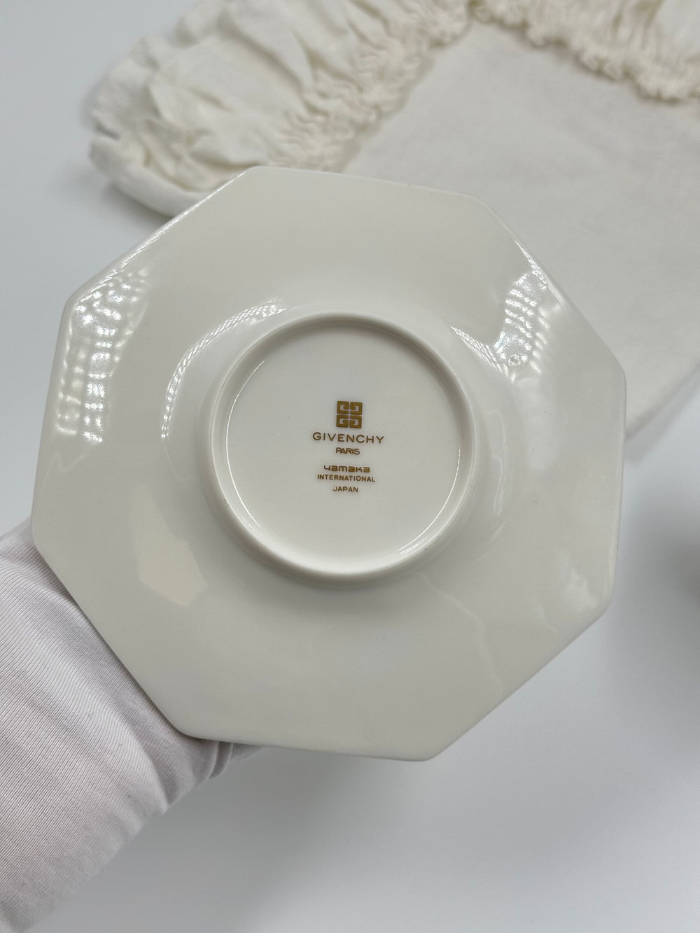 Кофейная пара с геометричным узором Givenchy by Yamaka