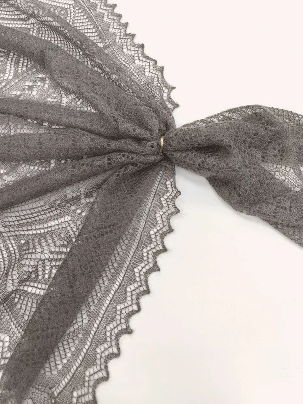 Оренбургский пуховый платок-паутинка А80-03 серый