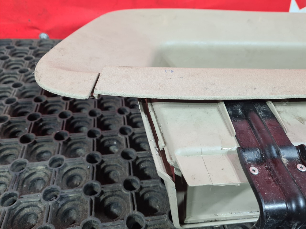 Панель салона левая