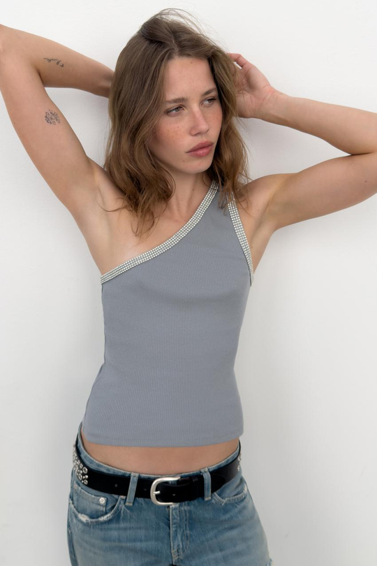 ZARA ТОП АСИММЕТРИЧНОГО КРОЯ СО СТРАЗАМИ, ТЕМНО-СЕРЫЙ