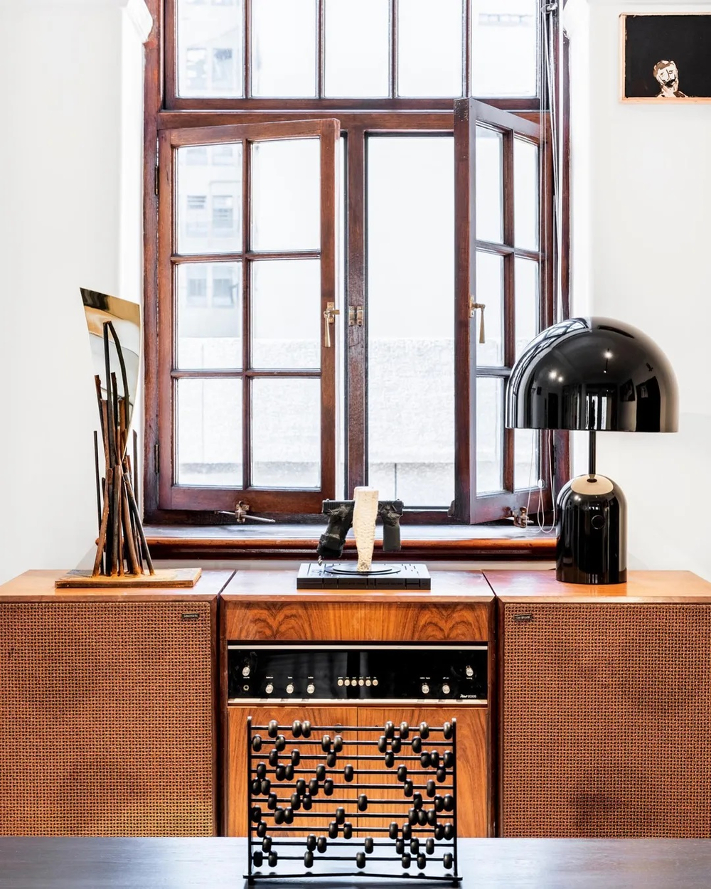 Настольная лампа Bell Black LED