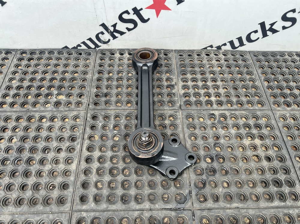 Стойка переднего стабилизатора 2023г